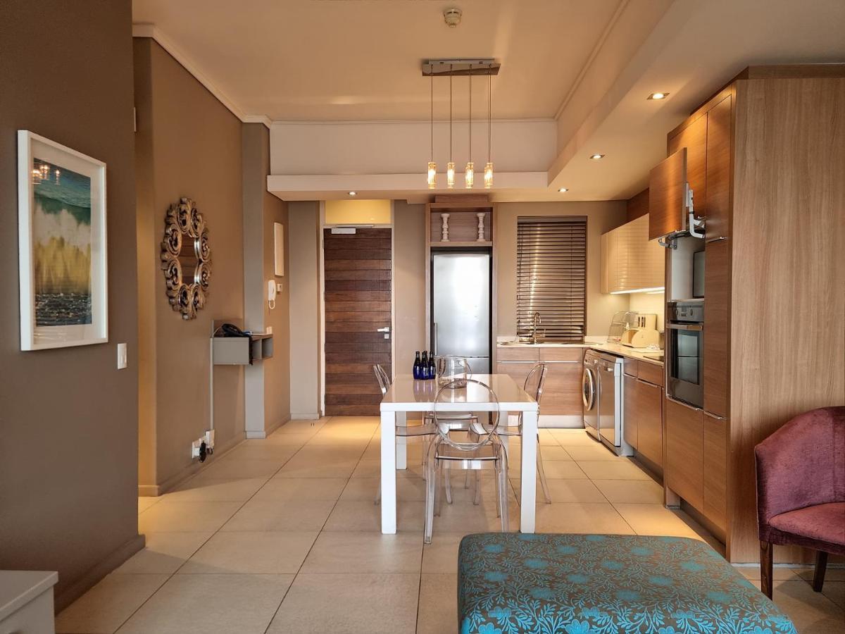 Crystal Towers Luxury Apartments By Century City Letting Cape Town Exterior photo