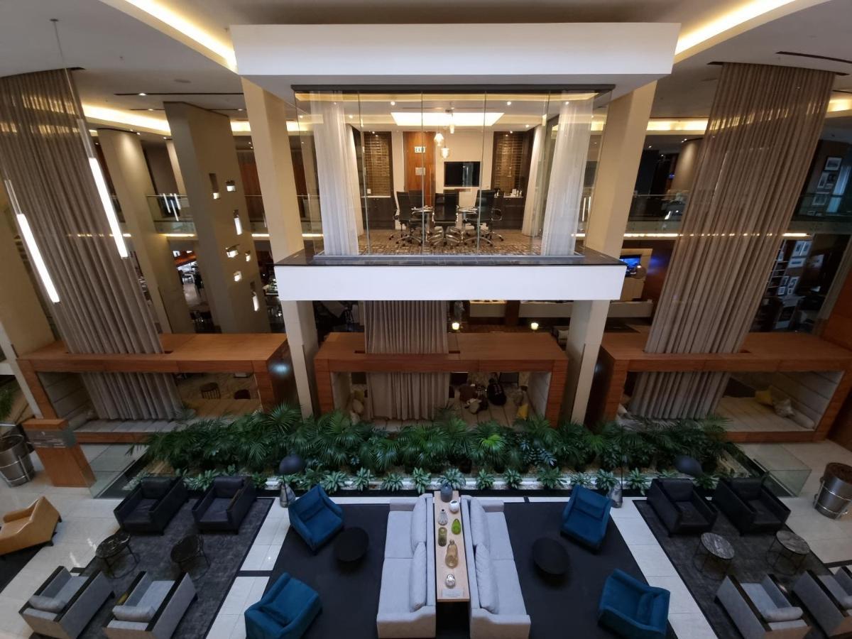 Crystal Towers Luxury Apartments By Century City Letting Cape Town Exterior photo