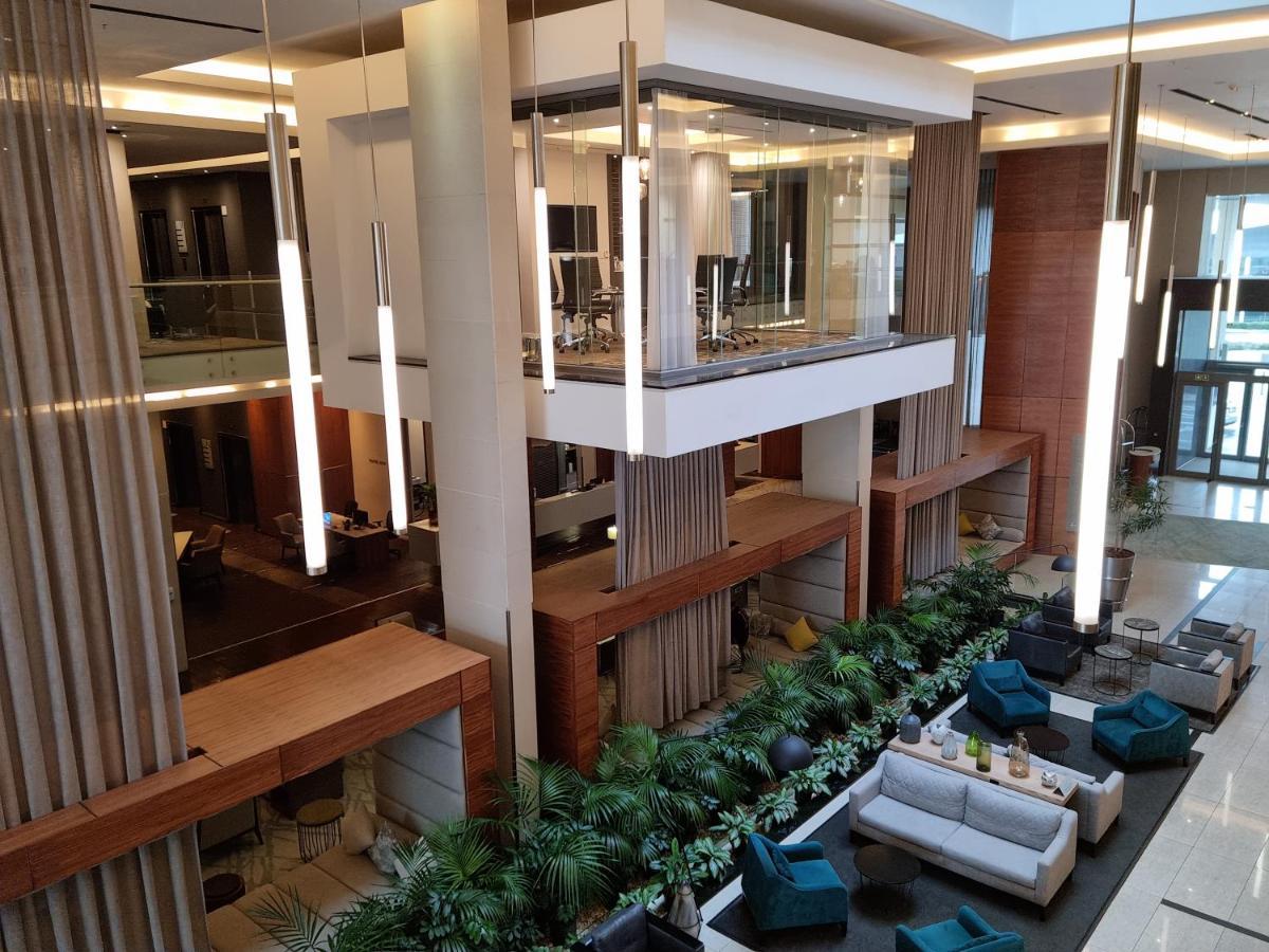 Crystal Towers Luxury Apartments By Century City Letting Cape Town Exterior photo
